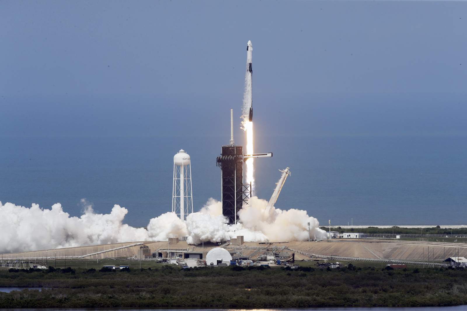 SpaceX mission tests tourism