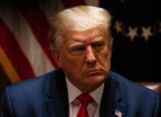 Donald Trump cauta 27 de romani pe care sa ii angajeze la hotel Donald Trump