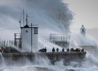 Furtuna Eunice a lovit Marea Britanie cu puterea unui uragan Furtuna Eunice