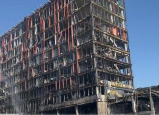 Un centru comercial din Kiev a fost distrus de rachetele rusesti Centru comercial