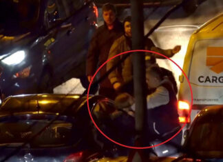 Tanara lovita la cap