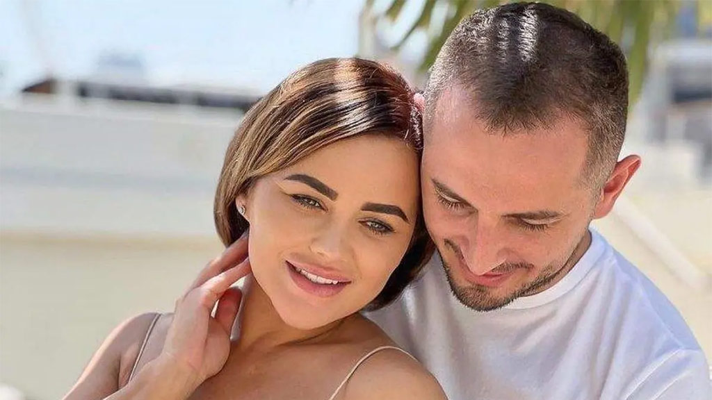 Carmen de la Salciua si Marian Corches Carmen de la Salciua si Marian Corches