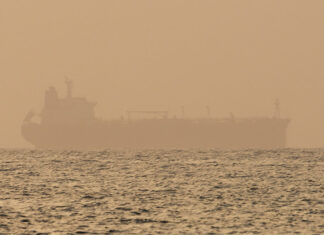 O nava cu peste o mie de tone de combustibil s-a scufundat in Marea Mediterana Combustibil in Marea Mediteraneana