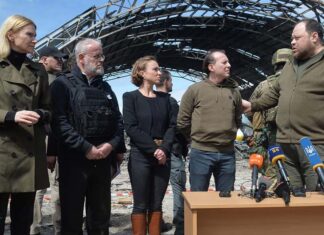 Seful Senatului a mers sa vada ororile din Gostomel si Irpin Florin Citu in Ucraina