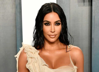 Kim Kardashian si-a etalat formele in cea mai mulata rochie! Kim Kardashian