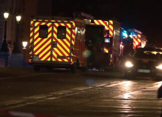 Politia a deschis focul asupra unei masini, in centrul capitalei Morti in Centrul Parisului