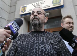 Piedone, ridicat de DNA de pe Aeroportul Otopeni si dus la audieri Piedone la DNA