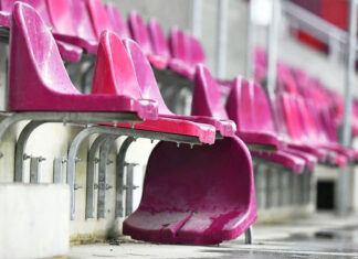 Zeci de scaune distruse pe stadionul Giulesti, abia inaugurat! Scaune distruse