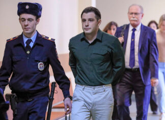 Un fost puscas marin american inchis in Rusia Trevor Reed