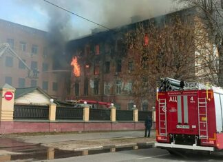 Rusii continua sa incendieze centrele militare de recrutare Centru militar de recrutare rusesc