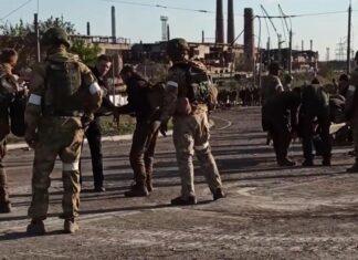 Luptatorii ucraineni de la Azovstal au fost evacuati Evacuarea luptatorilor ucraineni de la Azovstal