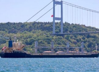 Nava Matros Poznicia tranzitat Stramtoarea Bosfor, in drumul sau spre portul Latakia din Siria Nava Matros Poznicia