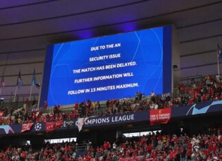 UEFA a amanat meciul cu mai mult de 30 de minute motivand ca exista „riscuri de securitate” Security issue UEFA match