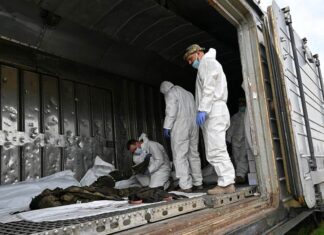 Moscova refuza sa revendice cadavrele de soldati rusi omorati in Ucraina Tren frigorific cu soldati rusi morti in Ucraina